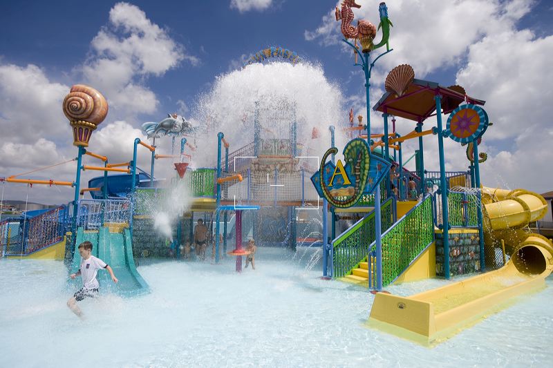 Aruba | Buckets of Wet Fun at Blue Parrotfish Water Park | 2006-10-25 ...