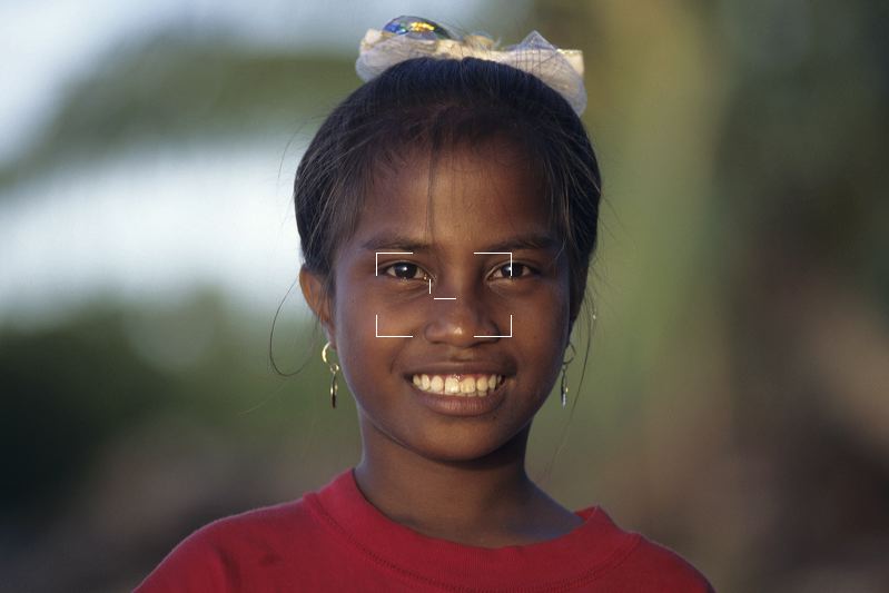 Kiribati | Friendly Kiribati Girl | KI-0005.tif